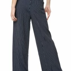 Γυναικεία παντελόνα JUICY COUTURE μπλε με ριγέ μοτίβο -DealsΠαντελόνια Store 1619711.0 2202 3 juicy couture γυναικεία παντελόνα juicy couture μπλε με ριγέ μοτίβο x1000