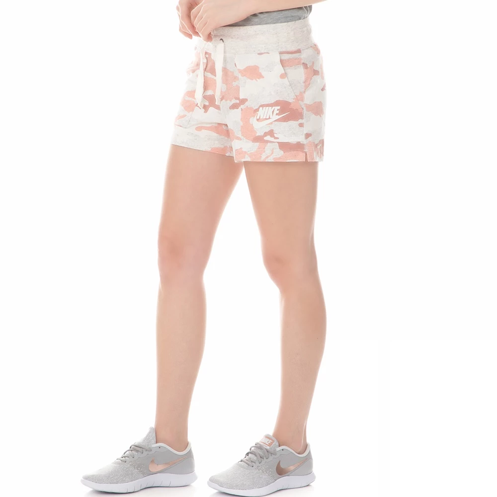 NIKE Γυναικείο σορτς SW GYM VNTG CAMO πορτοκαλί -μπεζ 2 NIKE Γυναικείο σορτς SW GYM VNTG CAMO πορτοκαλί -μπεζ - Image 2