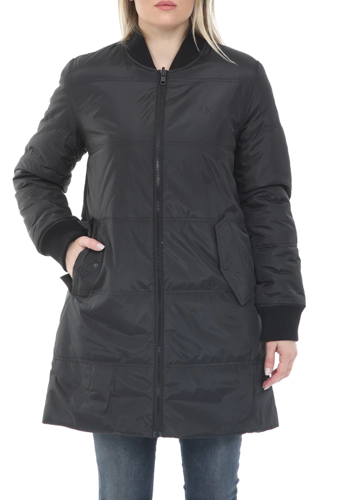 Γυναικείο μπουφάν CALVIN KLEIN JEANS REVERSIBLE QUILTED SHERPA JACK μαύρο εκρού 1 Γυναικείο μπουφάν CALVIN KLEIN JEANS REVERSIBLE QUILTED SHERPA JACK μαύρο εκρού