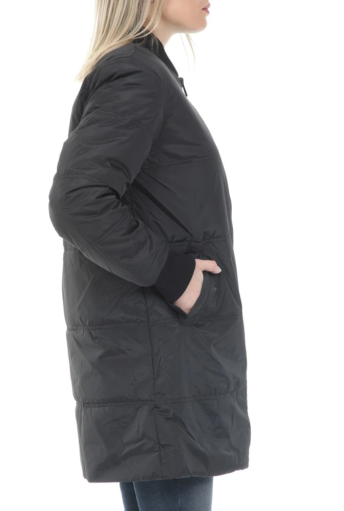 Γυναικείο μπουφάν CALVIN KLEIN JEANS REVERSIBLE QUILTED SHERPA JACK μαύρο εκρού 2 Γυναικείο μπουφάν CALVIN KLEIN JEANS REVERSIBLE QUILTED SHERPA JACK μαύρο εκρού - Image 2