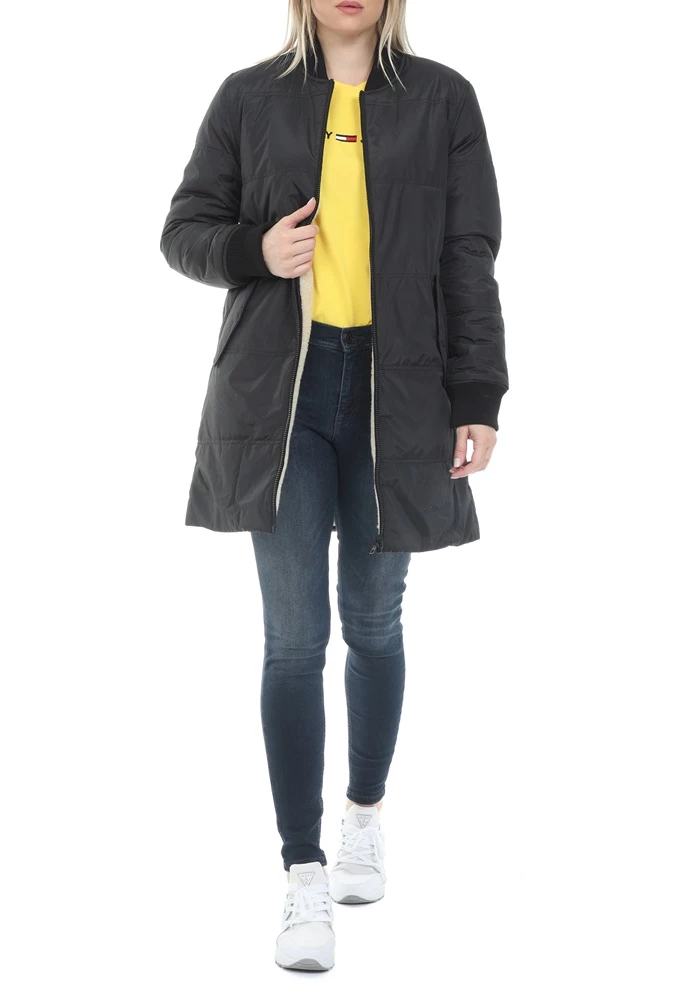 Γυναικείο μπουφάν CALVIN KLEIN JEANS REVERSIBLE QUILTED SHERPA JACK μαύρο εκρού 4 Γυναικείο μπουφάν CALVIN KLEIN JEANS REVERSIBLE QUILTED SHERPA JACK μαύρο εκρού - Image 4