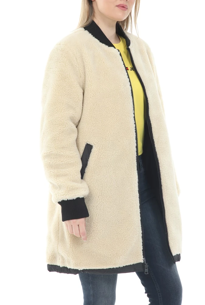 Γυναικείο μπουφάν CALVIN KLEIN JEANS REVERSIBLE QUILTED SHERPA JACK μαύρο εκρού 5 Γυναικείο μπουφάν CALVIN KLEIN JEANS REVERSIBLE QUILTED SHERPA JACK μαύρο εκρού - Image 5