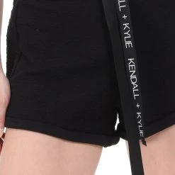 Γυναικείο σορτς KENDALL + KYLIE ACTIVE INSIDE OUT μαύρο -DealsΠαντελόνια Store 1811125.0 0071 5 kendall kylie γυναικείο σορτς kendall kylie active inside out μαύρο x1000