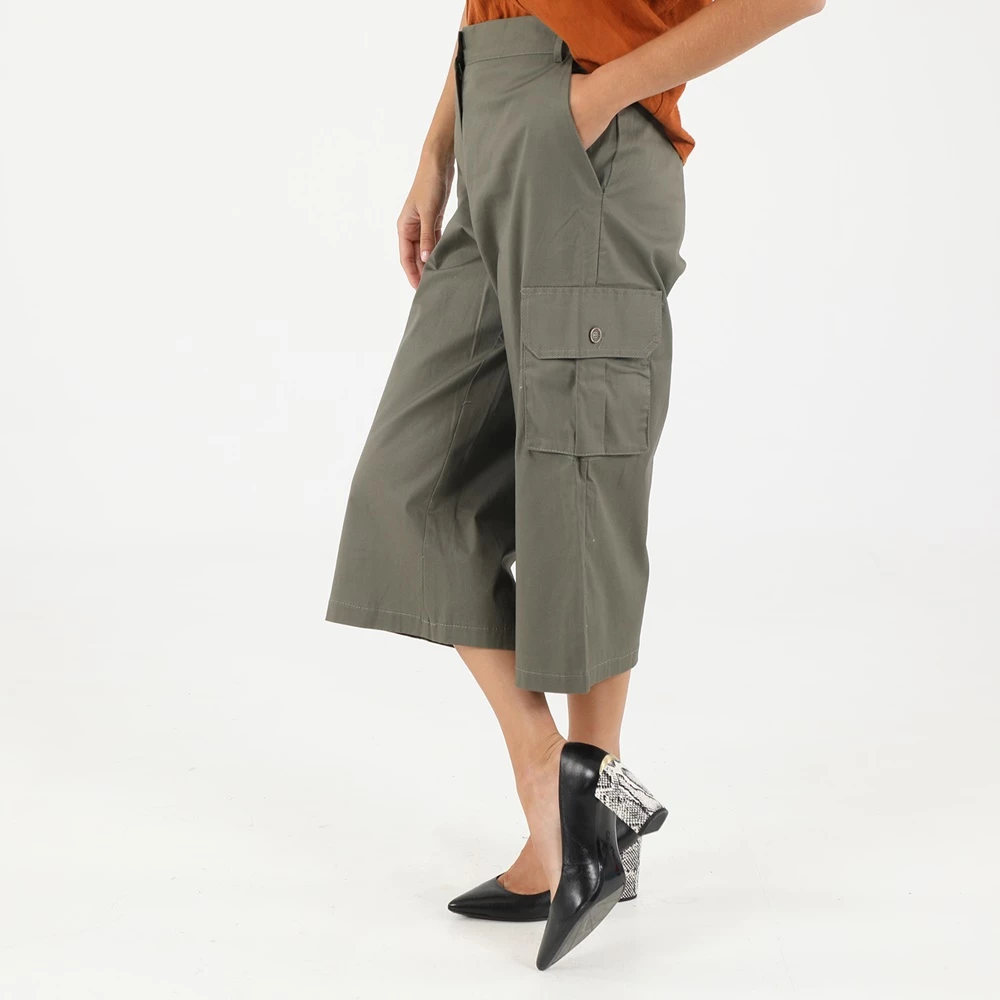 Γυναικείο Cropped παντελόνι STAFF JEANS 60-P2337.041 MANDY χακί 2 Γυναικείο Cropped παντελόνι STAFF JEANS 60-P2337.041 MANDY χακί - Image 2