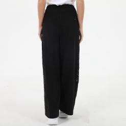 Γυναικείο παντελόνι φόρμας GAUDI μαύρο 6 Γυναικείο παντελόνι φόρμας GAUDI μαύρο -DealsΠαντελόνια Store 1856378.0 0071 3 gaudi γυναικείο παντελόνι φόρμας gaudi μαύρο x1000