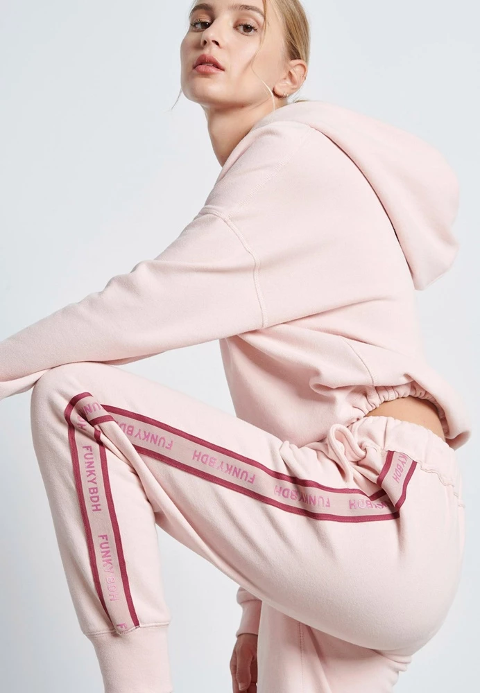 Γυναικείο παντελόνι φόρμας FUNKY BUDDHA ροζ 1 Γυναικείο παντελόνι φόρμας FUNKY BUDDHA ροζ