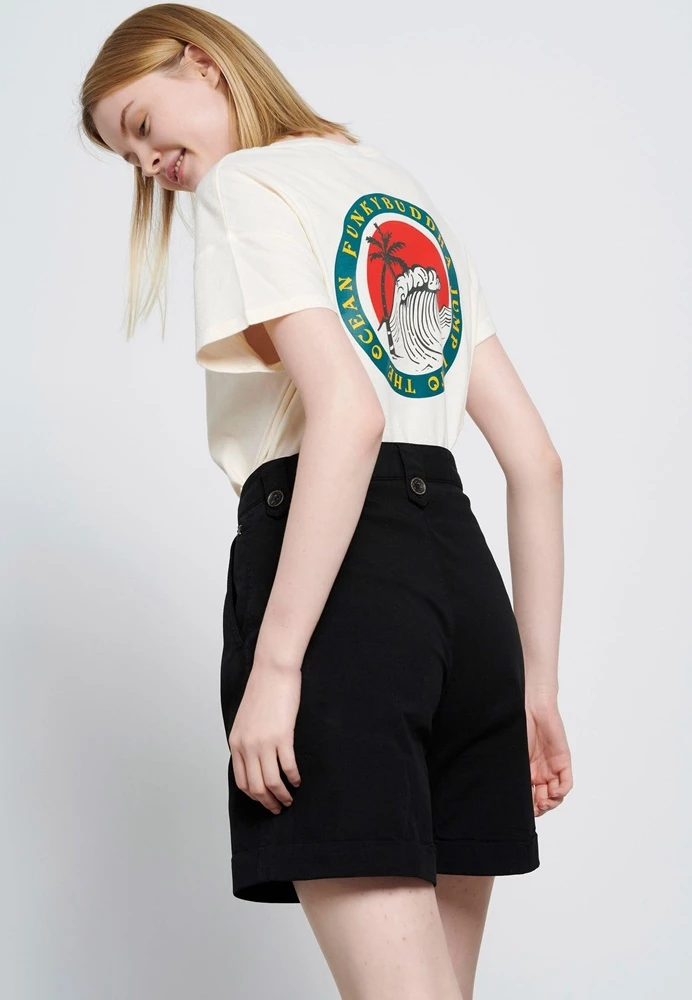 Γυναικεία βερμούδα Chino FUNKY BUDDHA Essential μαύρη 3 Γυναικεία βερμούδα Chino FUNKY BUDDHA Essential μαύρη - Image 3