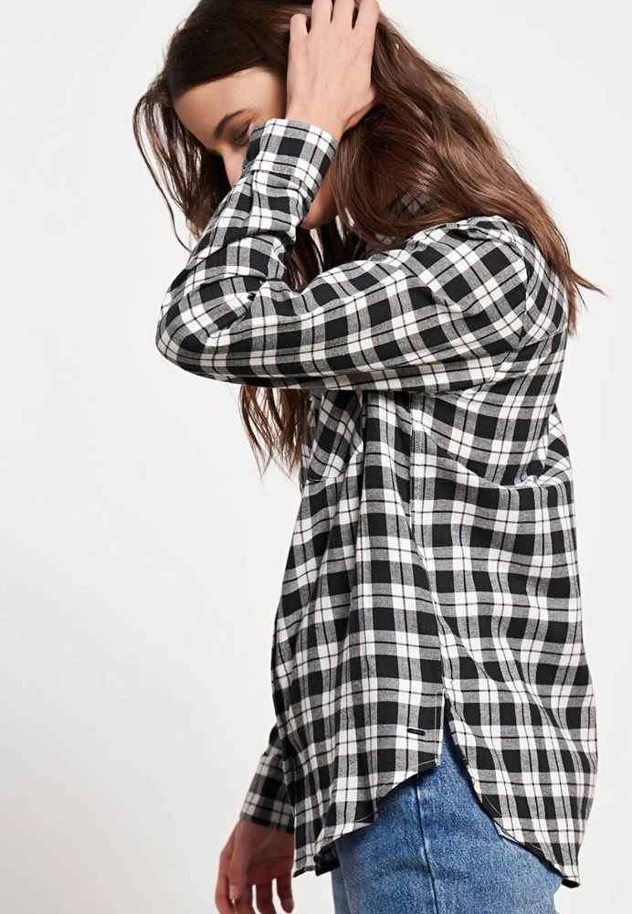 Γυναικείο πουκάμισο FUNKY BUDDHA λευκό μαύρο καρό 3 Γυναικείο πουκάμισο FUNKY BUDDHA λευκό μαύρο καρό - Image 3