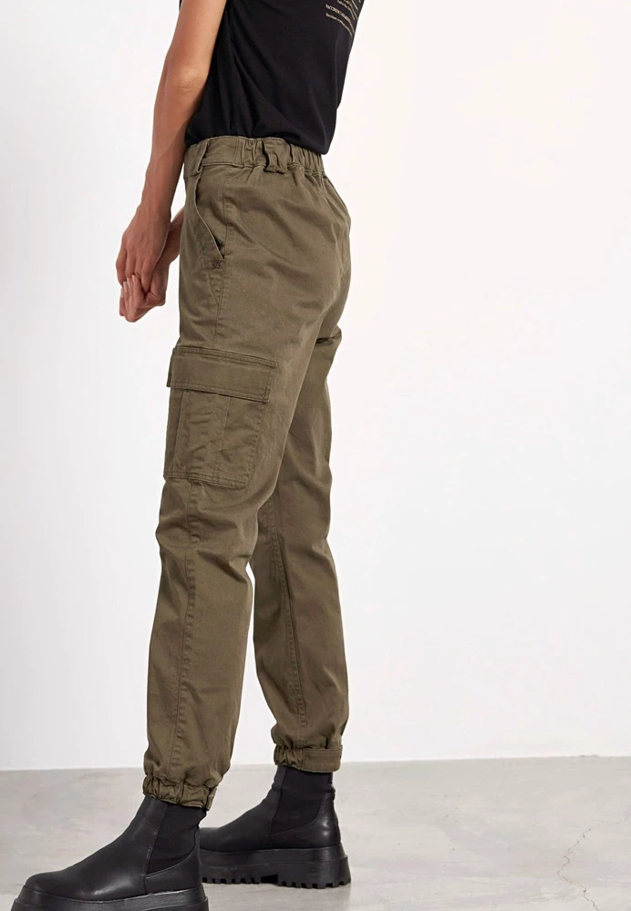 Γυναικείο Cargo παντελόνι FUNKY BUDDHA Comfort-stretch χακί 3 Γυναικείο Cargo παντελόνι FUNKY BUDDHA Comfort-stretch χακί - Image 3