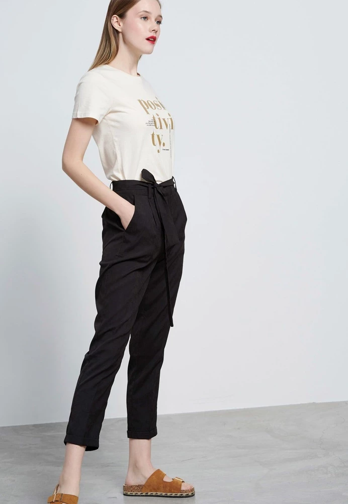 Γυναικείο Casual παντελόνι FUNKY BUDDHA μαύρη 2 Γυναικείο Casual παντελόνι FUNKY BUDDHA μαύρη - Image 2