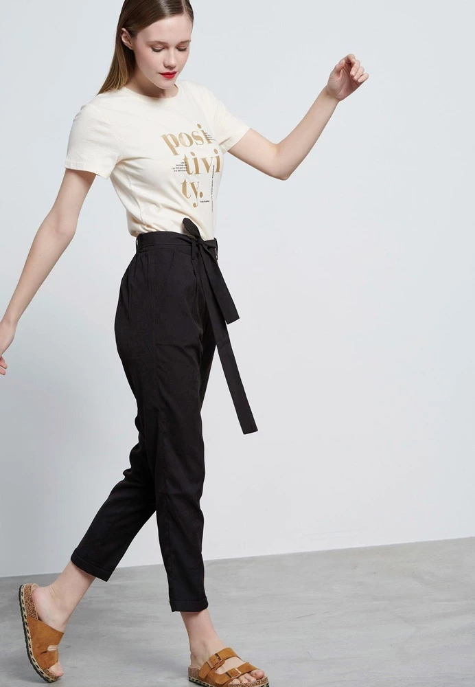 Γυναικείο Casual παντελόνι FUNKY BUDDHA μαύρη 3 Γυναικείο Casual παντελόνι FUNKY BUDDHA μαύρη - Image 3