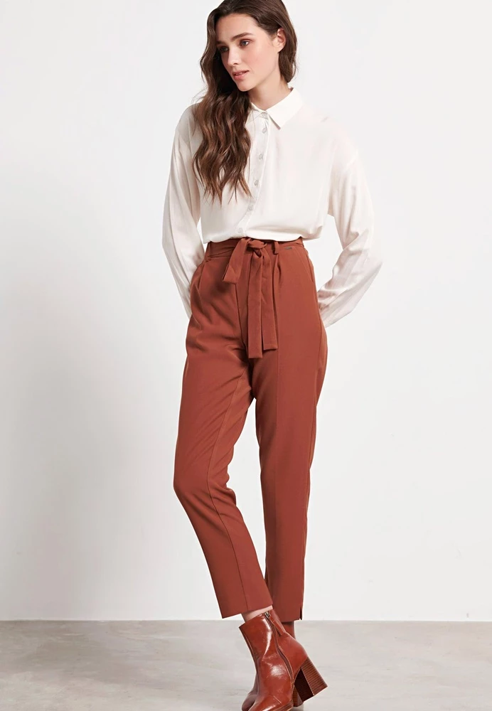 Γυναικείο Casual παντελόνι FUNKY BUDDHA κεραμιδί 1 Γυναικείο Casual παντελόνι FUNKY BUDDHA κεραμιδί