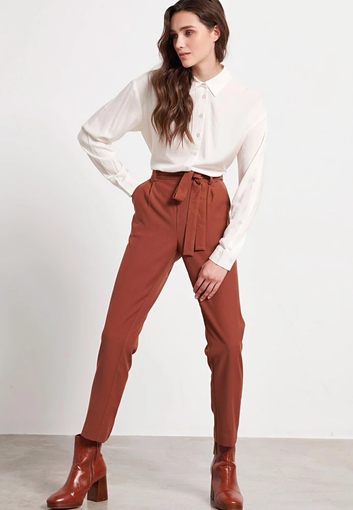 Γυναικείο Casual παντελόνι FUNKY BUDDHA κεραμιδί 2 Γυναικείο Casual παντελόνι FUNKY BUDDHA κεραμιδί - Image 2