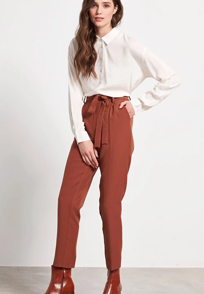 Γυναικείο Casual παντελόνι FUNKY BUDDHA κεραμιδί 3 Γυναικείο Casual παντελόνι FUNKY BUDDHA κεραμιδί - Image 3