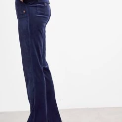 Γυναικείο παντελόνι φόρμας βελουτέ FUNKY BUDDHA μπλε -DealsΠαντελόνια Store 7007684.0 0001 3 funky buddha γυναικείο παντελόνι φόρμας βελουτέ funky buddha μπλε x1000